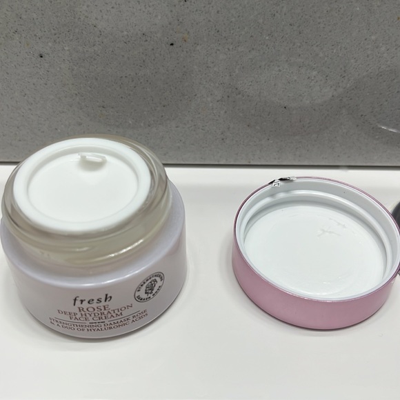 Fresh rose hydration cream - Picture 2 of 3